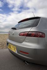 Alfa Romeo 159 Sportwagon 2.2 JTS 2006 года (UK)